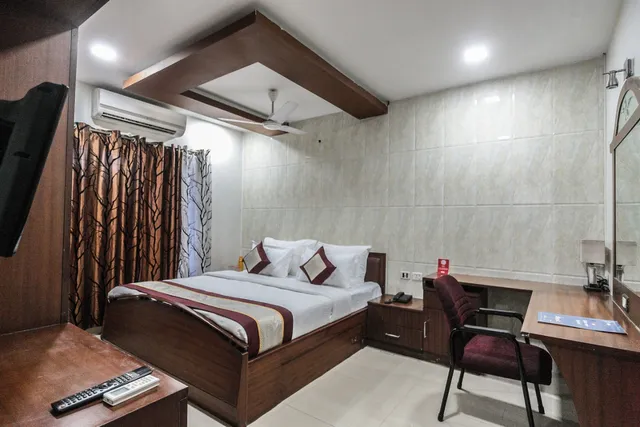 GOLDEN TREES GUEST HOUSE