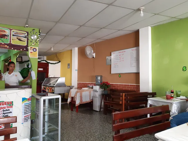 Pupuseria La Salvadoreña