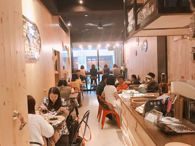 First Floor Caf'e壹樓 貓·咖啡