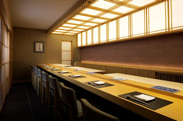 鮨 白金 さえ㐂