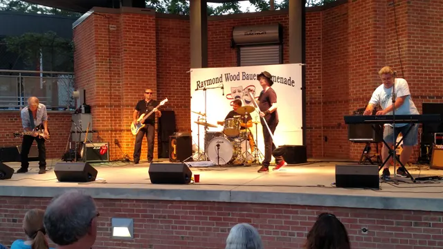 Raymond Wood Bauer Promenade