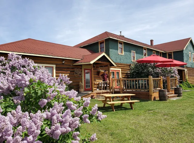 The Historic Chilcotin Lodge