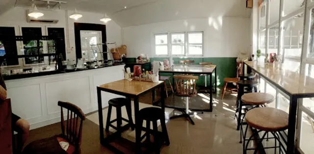 Aura SS Salad & Steak