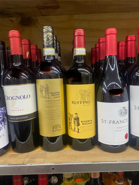 Lee's Liquor & Grocery Store