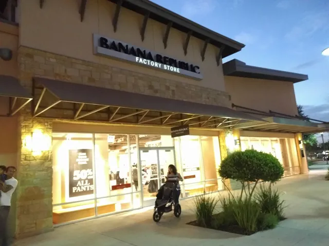Banana Republic Factory Store