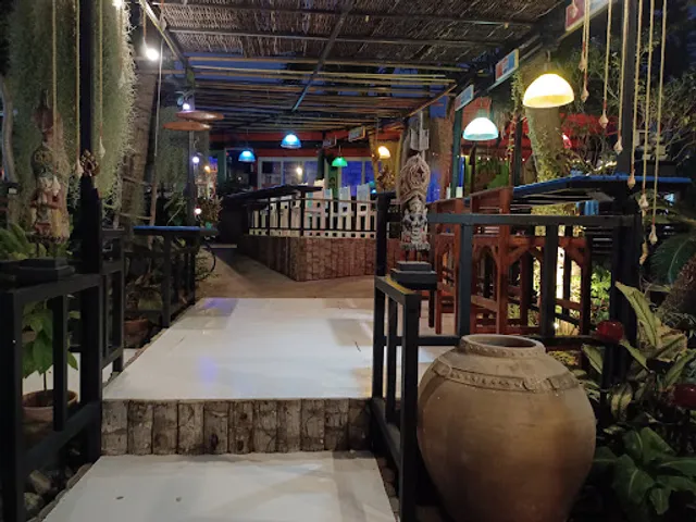 Thaiwaii Bar and Restaurant