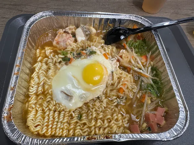 Yiguo Ramen 라면 24H 異國無人拉麵店