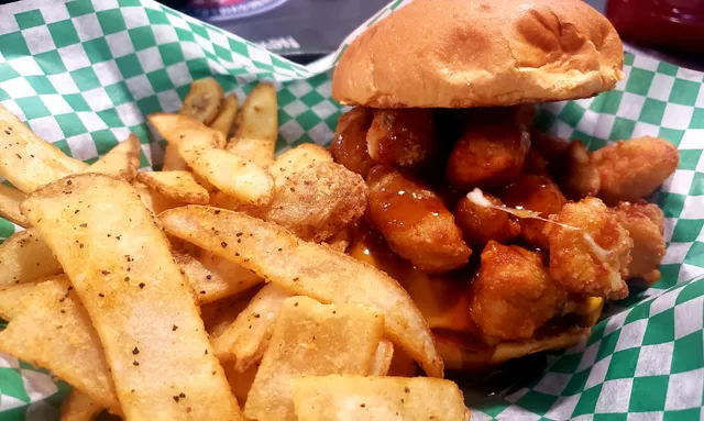 Shadys Main Street Bar and Grill