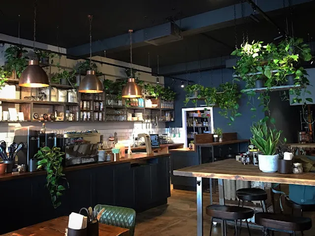 Charlie & Ginger Leatherhead