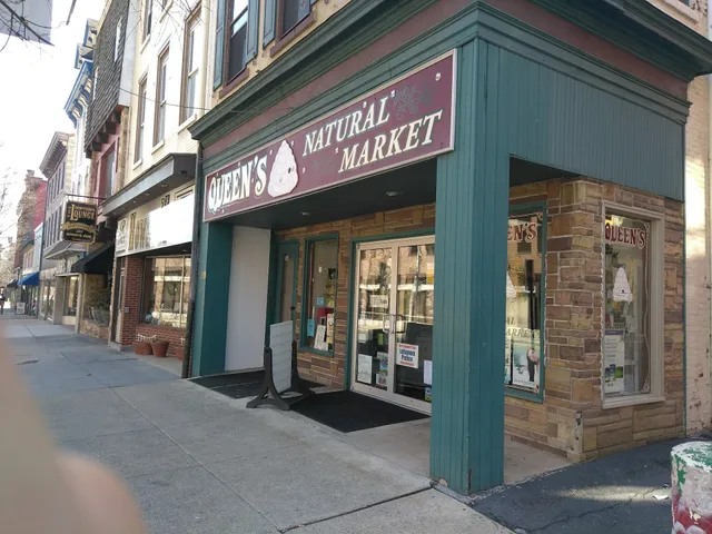 Queen's Natural Market Inc