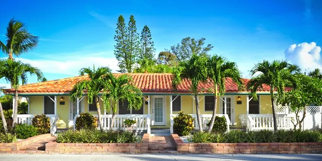 Island Paradise Cottages of Madeira Beach