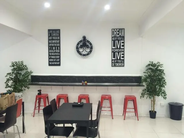 Yummy Kebab & Indian Budgewoi