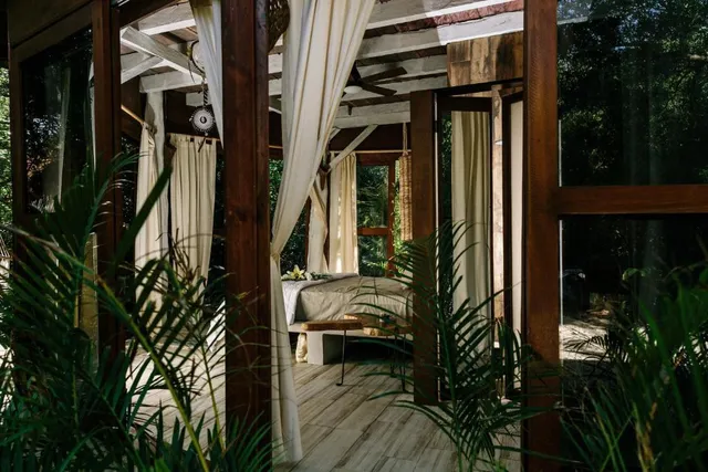 Mamasan Treehouses & Cabins