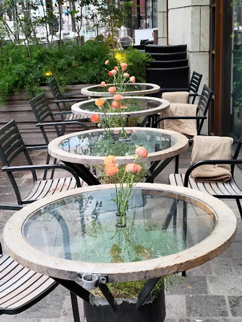 Aoyama Flower Market Tea House Akasaka Biz Tower