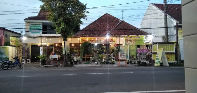 SLENK COFFEE Cafe And Resto