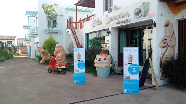 Cake Lamoon Coffee Roaster "กาแฟพิเศษคั่วเอง เค้กทำเอง ครัวซองค์ทำเอง บิงซูเส้นเกาหลี"