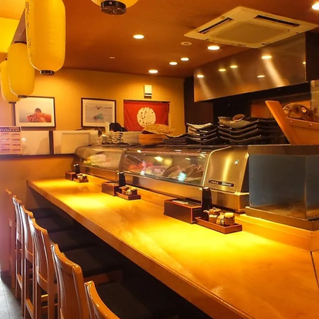 Seafood and Japanese cuisine HERO Umi Kumamoto Station