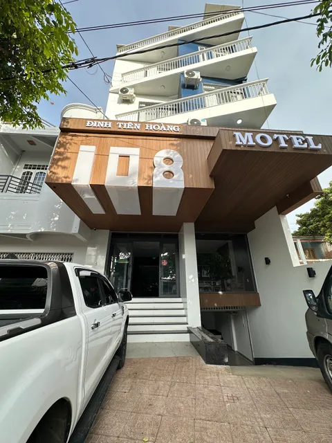 Hotel 108