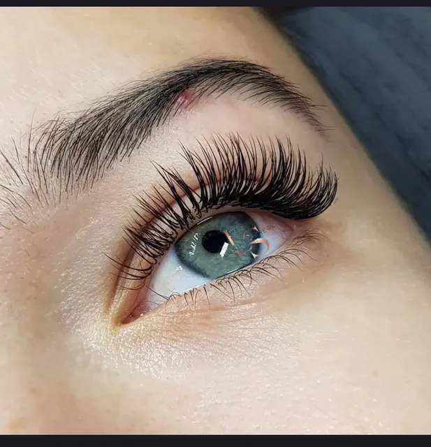 Hour Lashes (Clairemont)