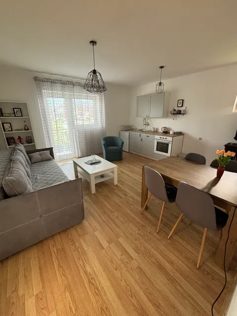 Zlatija Apartman