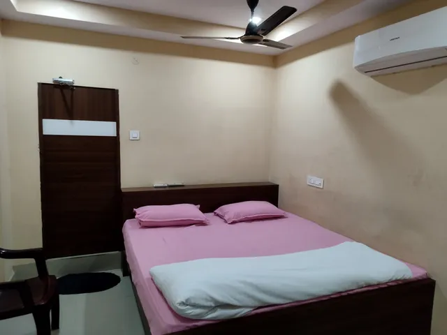 SRI SAI KRISHNA AC DORMITORY