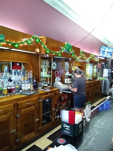 Kelly's Restaurant and Lounge