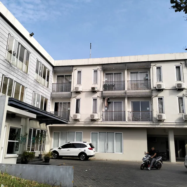 RedDoorz Plus @ Riverside Malang