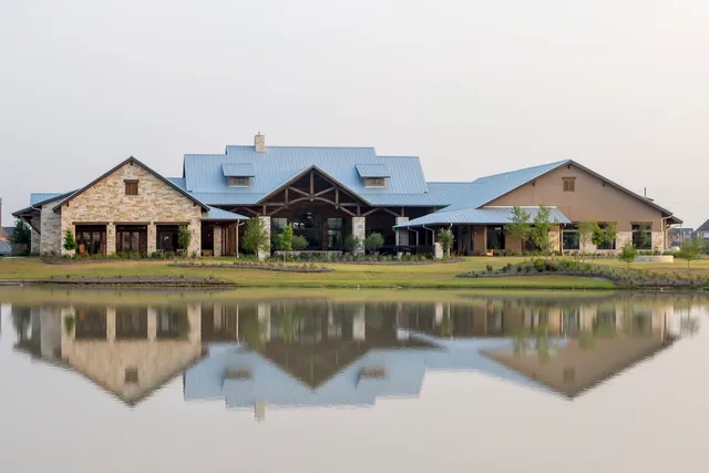 The Lakehouse at Towne Lake