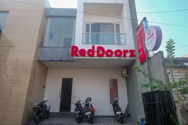 RedDoorz Syariah Near simpang Lima Semarang