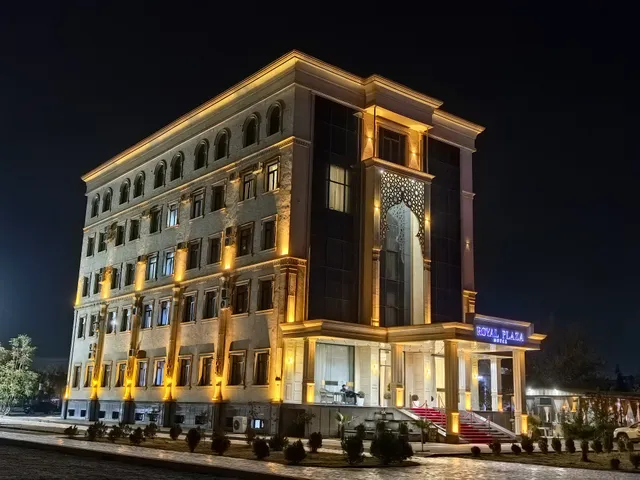 ROYAL PLAZA Hotel