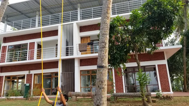 Paravur Lake House