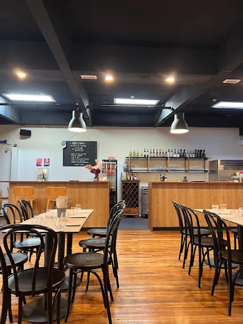 2 Smoking Barrels Barbecue Joint & Food truck