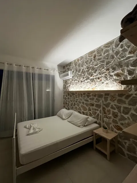 STUDIOS MARIA CHRISTINA