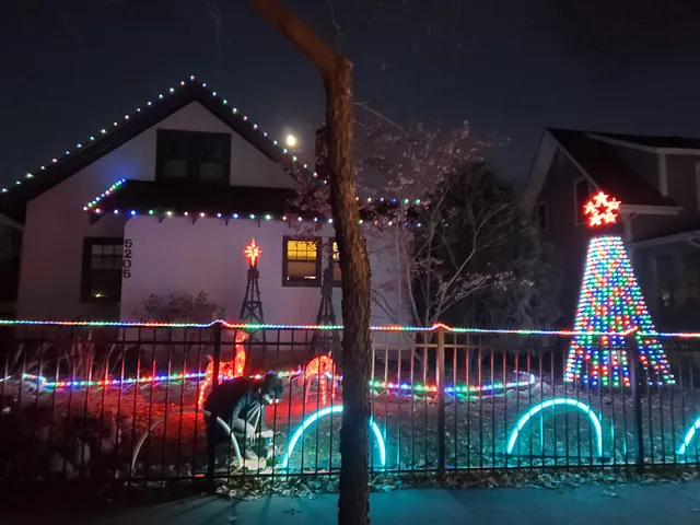 Hayden's Holiday Lights (Formerly Holiday Light Show On Lyndale)