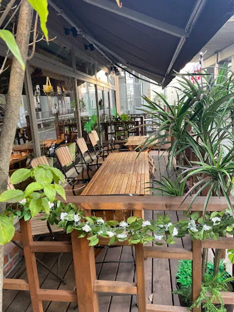 A-RAY ENTERTAINMENT RESTAURANT