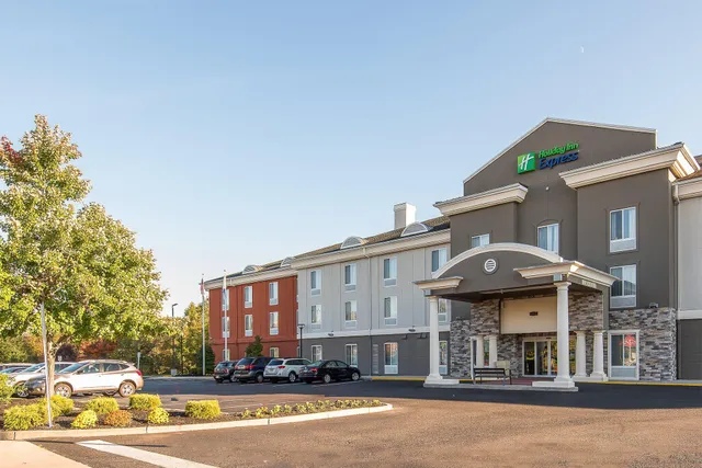 Holiday Inn Express & Suites Philadelphia - Mt. Laurel by IHG