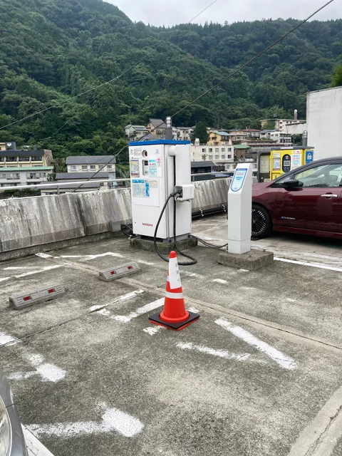 e-Mobility Power 充電スタンド