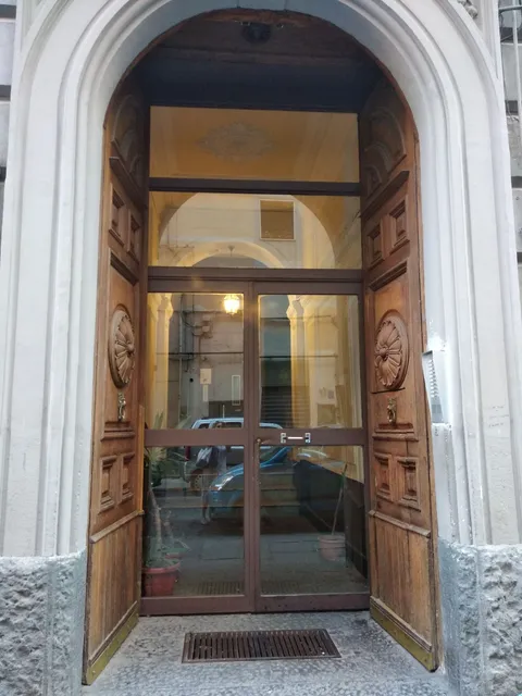 B&B Home di F - аренда комфортного жилья в Неаполе