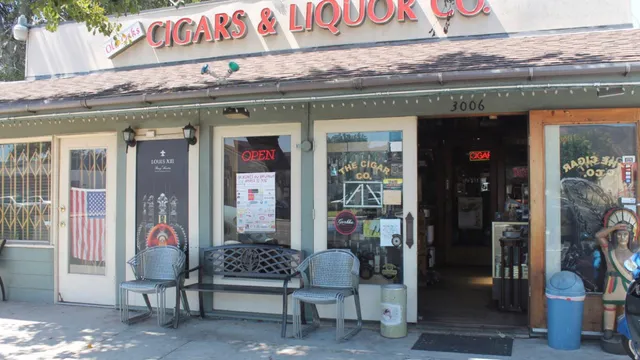 Old Oaks Liquor & Cigar Co