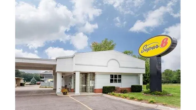 Super 8 by Wyndham Stevensville/St. Joseph