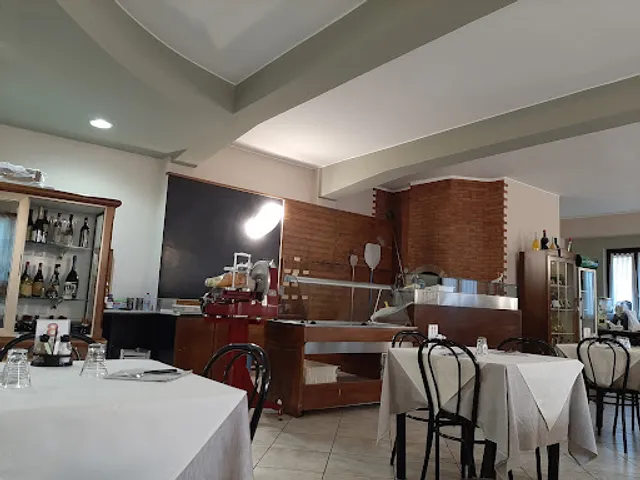 Pizzeria La Madonnina