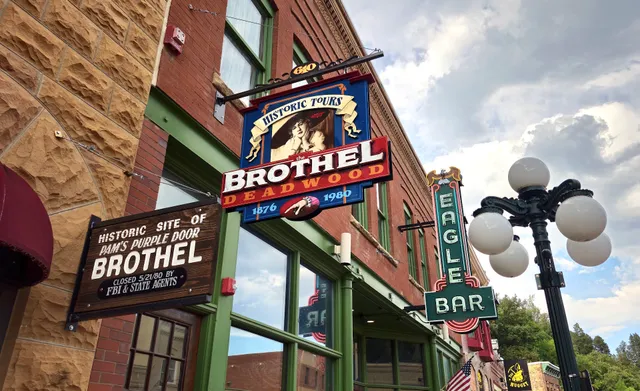 Eagle Bar and Steakhouse