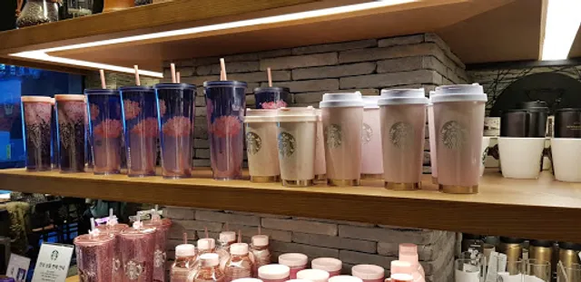 Starbucks Seongsu Station