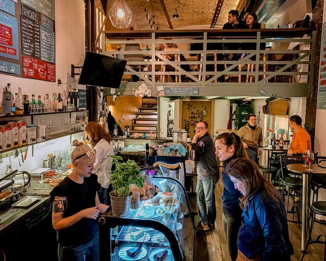 Vinikli - local drinks & stuff