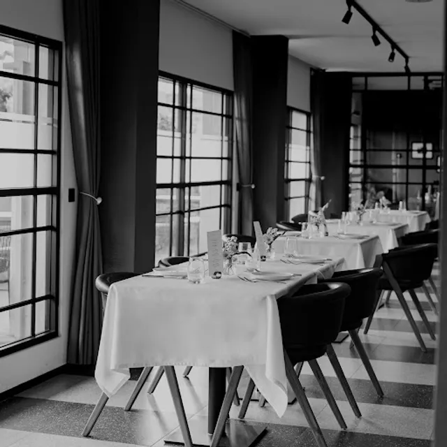 SILVERSPOON Restaurant & Bar Kota Lama