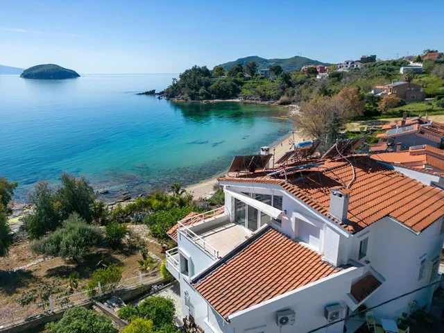 Villa Just On The Sea 2