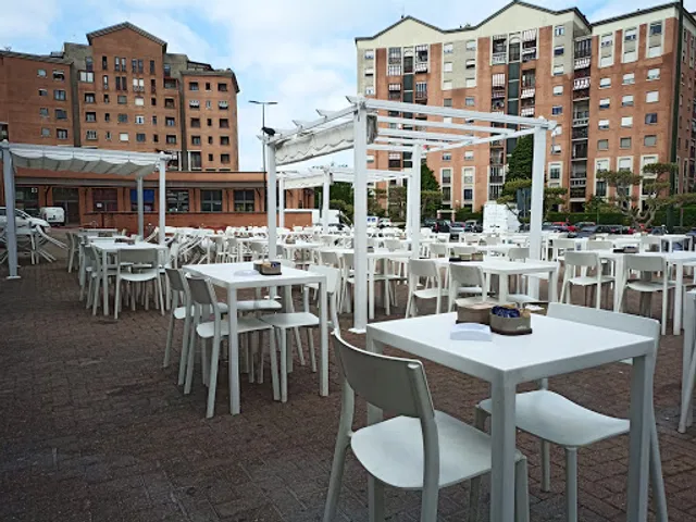 Talent Cafe' Lounge Bar