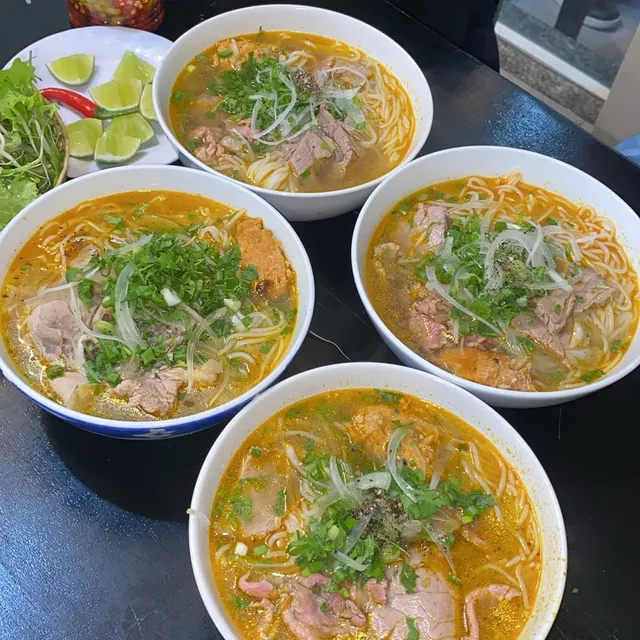 Bún Bò Huế Cô Linh - Hue Beef Noodle Soup