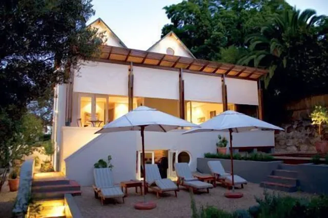 Four Rosmead Boutique Guest House