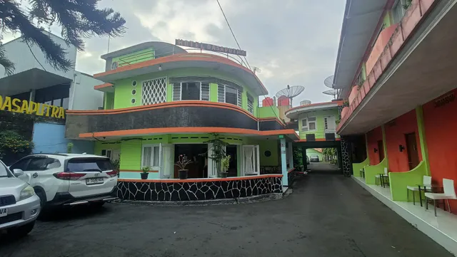 Urbanview Hotel Dasa Putra Syariah Sumedang